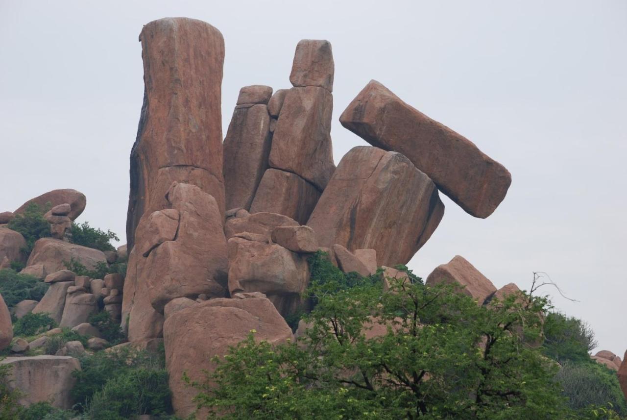 Vinayaka Homestay Hampi Exterior photo